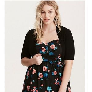 Torrid Cut Away Shrug NWOT